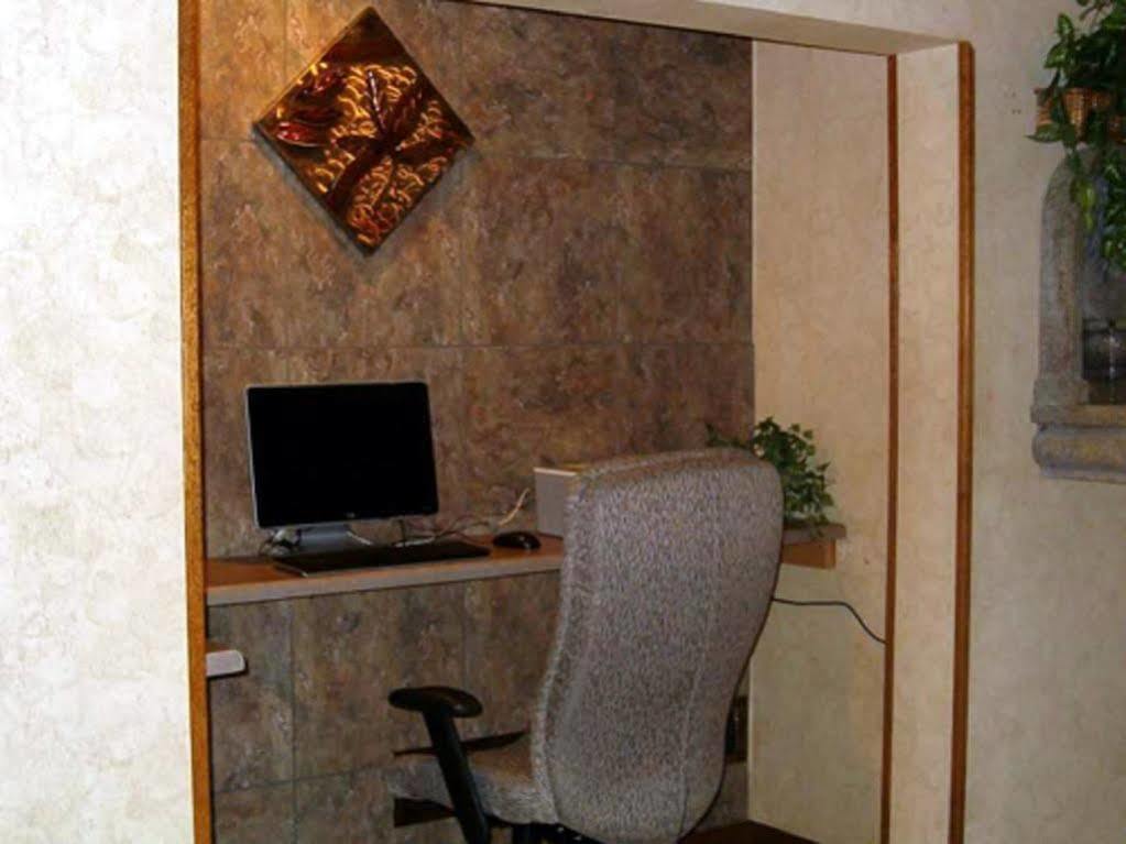 פורט קולינס Americas Best Value Inn & Suites Ft Collins E At I-25 מראה חיצוני תמונה