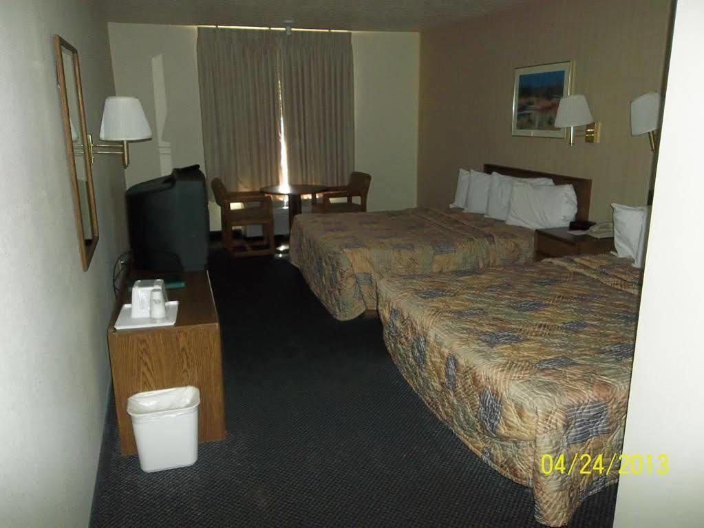 פורט קולינס Americas Best Value Inn & Suites Ft Collins E At I-25 מראה חיצוני תמונה