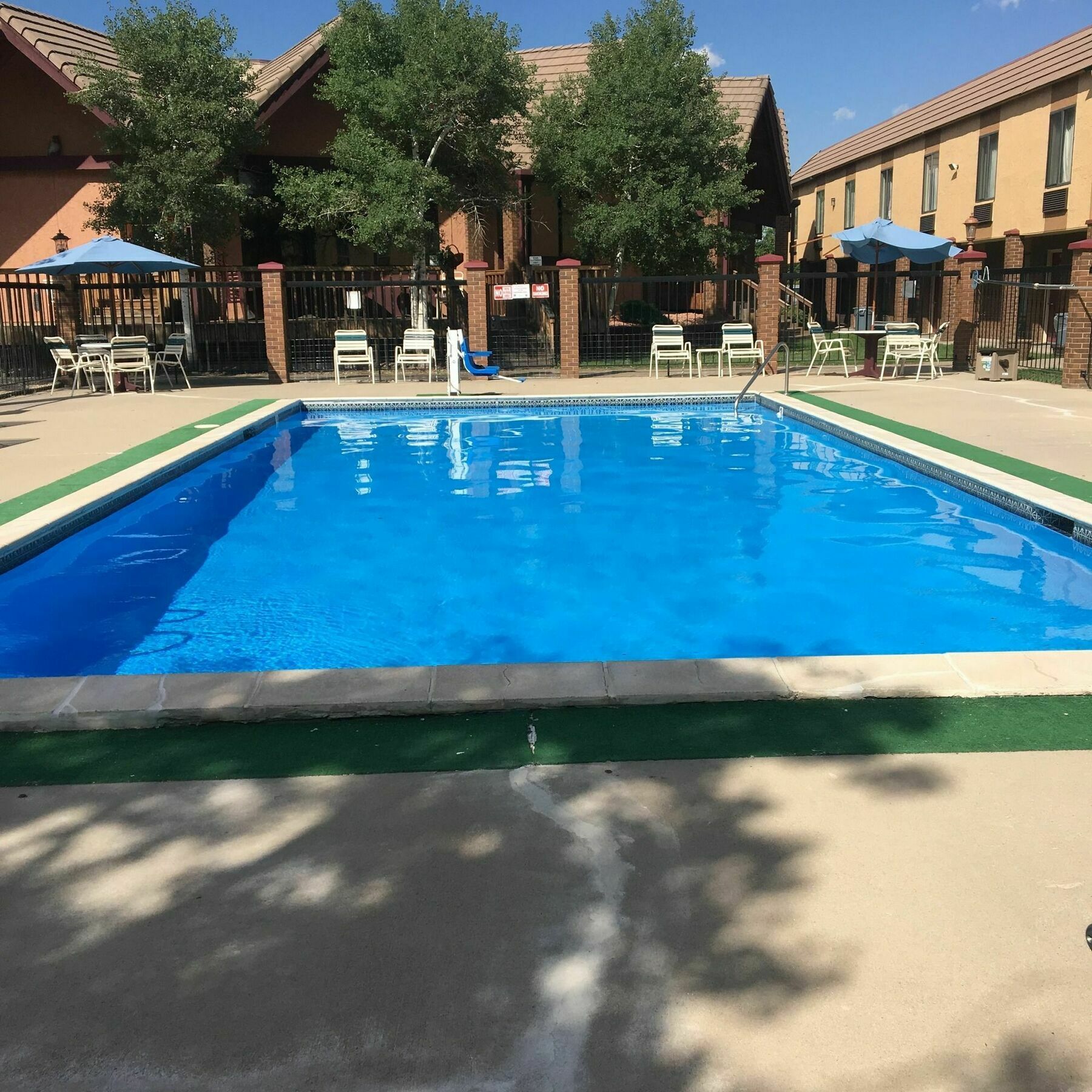 פורט קולינס Americas Best Value Inn & Suites Ft Collins E At I-25 מראה חיצוני תמונה