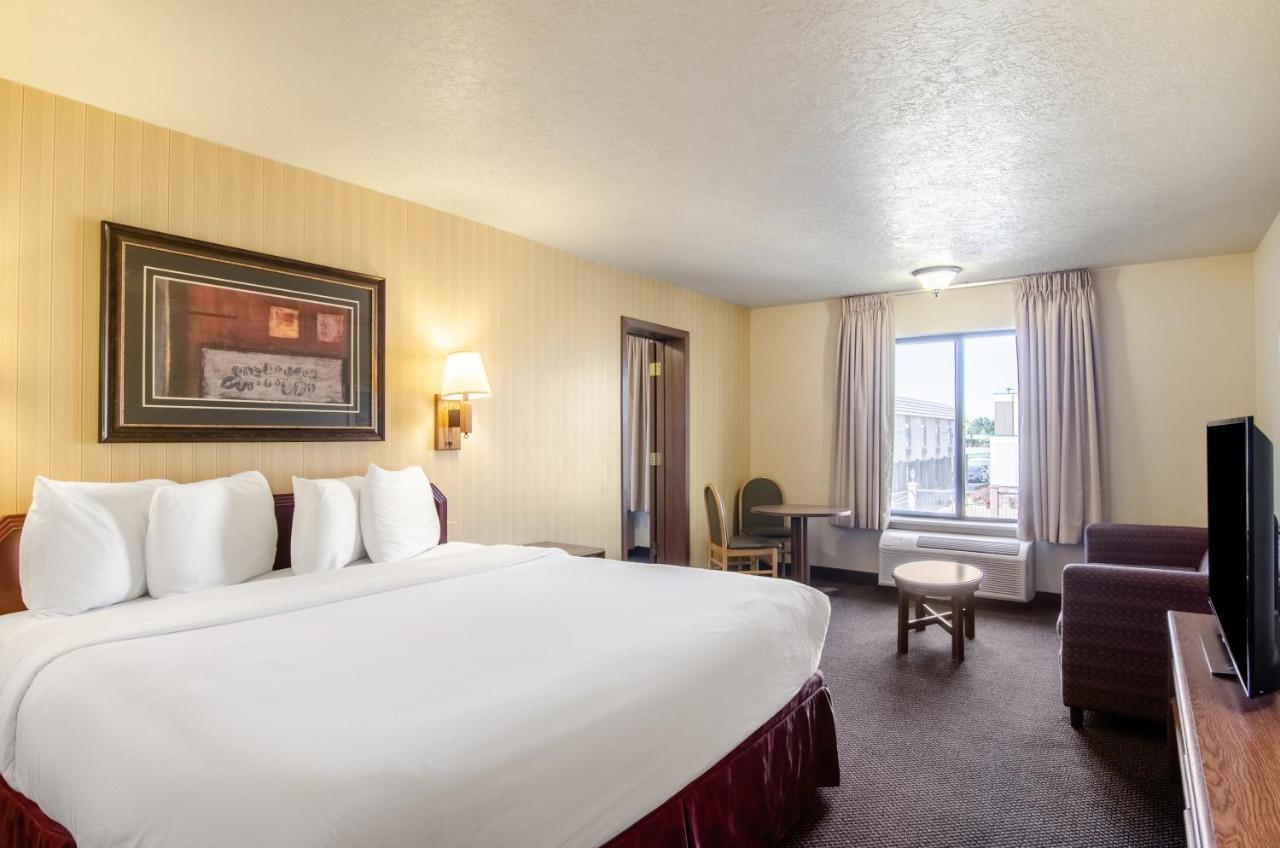 פורט קולינס Americas Best Value Inn & Suites Ft Collins E At I-25 מראה חיצוני תמונה