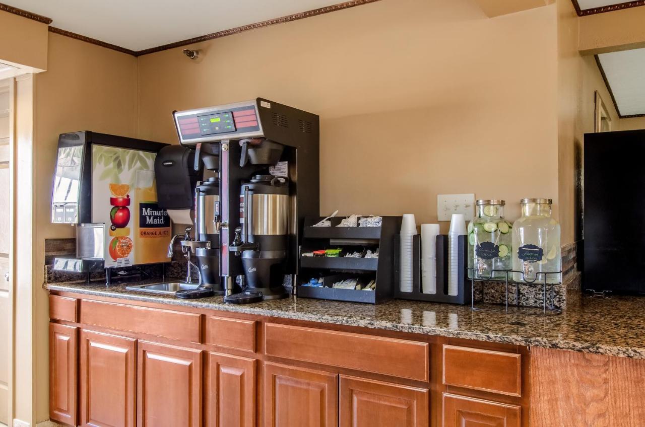 פורט קולינס Americas Best Value Inn & Suites Ft Collins E At I-25 מראה חיצוני תמונה